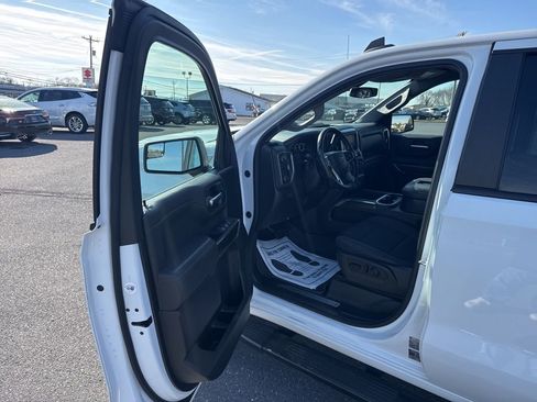 Used 2022 Chevrolet Silverado 1500 LT Trail Boss w/ LPO, Dark Essentials Package image 16