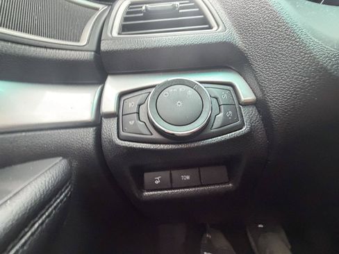 Used 2017 Ford Explorer XLT w/ Equipment Group 202A AWD/4WD image 21