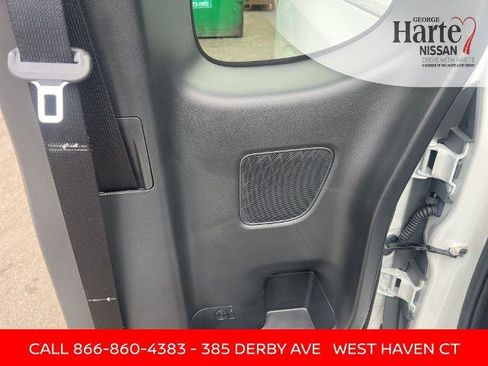 Certified 2025 Nissan Frontier SV image 16