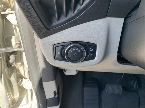 Used 2015 Ford Transit Connect Titanium image 30