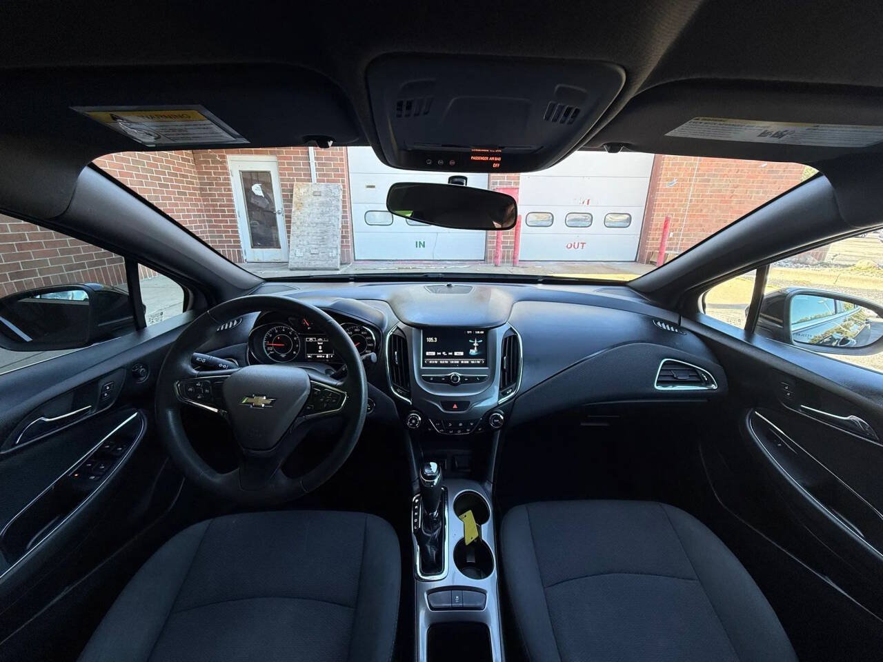 Used 2017 Chevrolet Cruze LT w/ Convenience Package FWD image 20