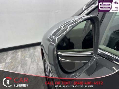 Used 2021 Chrysler Pacifica Touring-L image 60