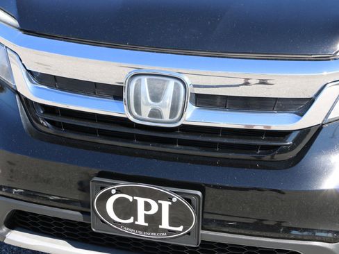 Used 2021 Honda Pilot Touring image 12