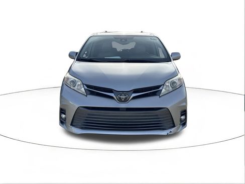 Used 2020 Toyota Sienna XLE Premium image 8