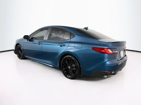 Used 2025 Toyota Camry SE FWD image 7