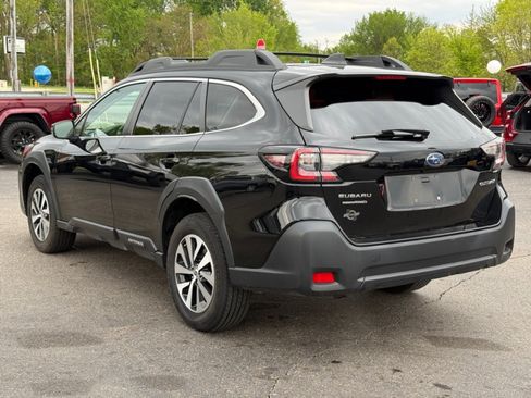 Used 2024 Subaru Outback Premium AWD/4WD image 6