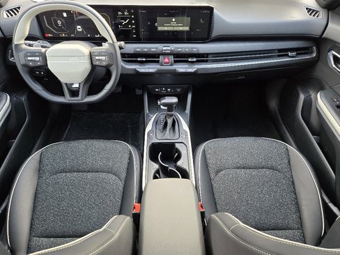 New 2025 Kia K4 GT-Line image 18