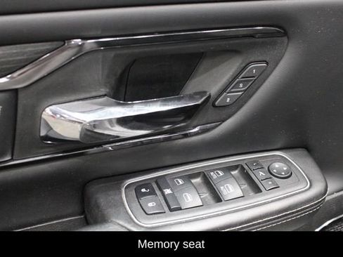Used 2023 RAM 1500 Limited AWD/4WD image 17