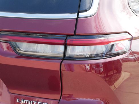 Used 2023 Jeep Grand Cherokee L Limited image 17