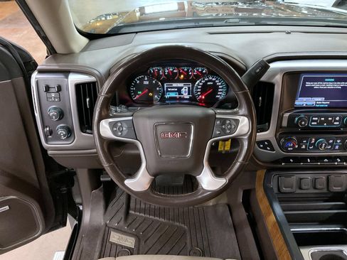 Used 2018 GMC Sierra 1500 SLT w/ SLT Premium Package AWD/4WD image 11