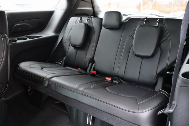 New 2026 Chrysler Pacifica Select AWD/4WD image 53