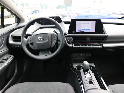 Used 2024 Toyota Prius LE AWD/4WD image 15