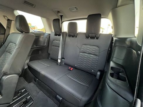 Certified 2025 Nissan Pathfinder S image 30