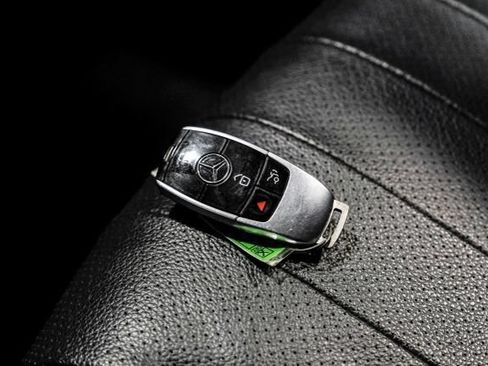 Used 2022 Mercedes-Benz E 450 4MATIC Sedan w/ Driver Assistance Package image 54