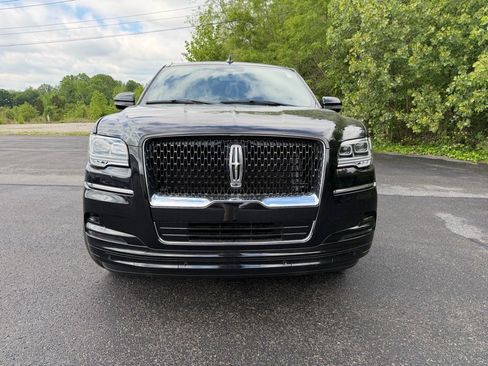 Used 2024 Lincoln Navigator Reserve AWD/4WD image 5