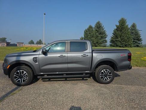 Used 2026 Ford Ranger Lariat w/ FX4 Off-Road Package AWD/4WD image 2