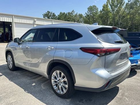 Used 2021 Toyota Highlander Limited FWD image 7