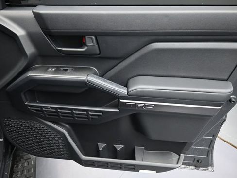 Used 2025 Toyota 4Runner TRD Off-Road image 31