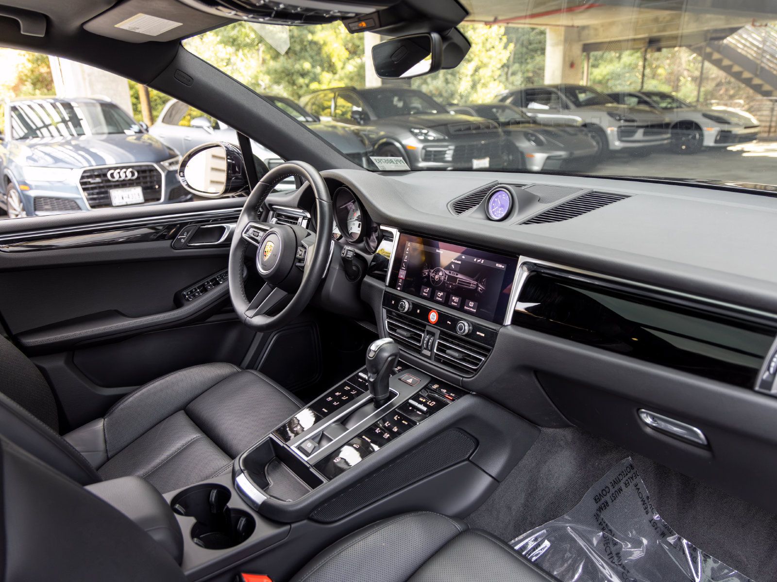 Used 2023 Porsche Macan AWD/4WD image 60