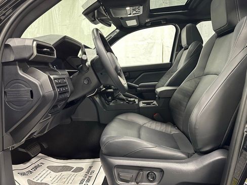 Used 2025 Toyota 4Runner TRD Off-Road Premium image 15