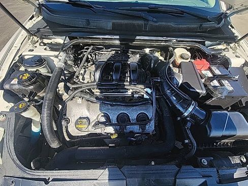 Used 2011 Ford Taurus SEL w/ 201A Rapid Spec Order Code image 12