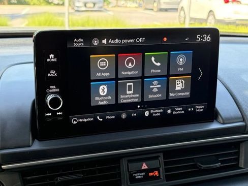 Used 2024 Honda Pilot Touring image 22
