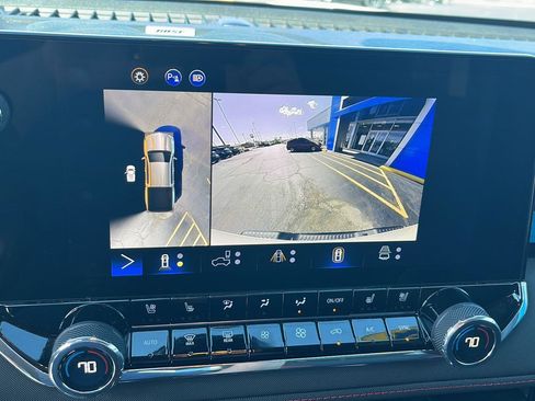 Used 2024 Chevrolet Colorado Z71 w/ Z71 Convenience Package 2 image 14