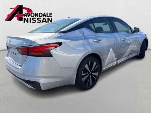 Certified 2022 Nissan Altima 2.5 SV w/ SV Premium Package image 6