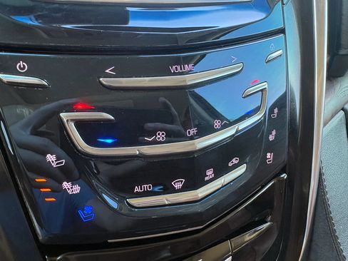 Used 2017 Cadillac Escalade Luxury RWD image 19