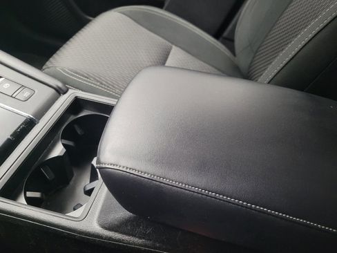 Used 2024 Mitsubishi Outlander ES FWD image 26