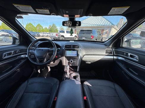 Used 2018 Ford Explorer Sport w/ Equipment Group 401A image 11