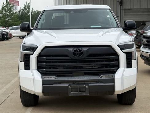 Used 2023 Toyota Tundra SR5 w/ SR5 Convenience Package AWD/4WD image 7