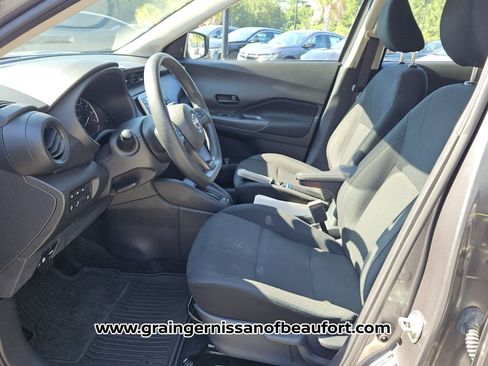 Used 2024 Nissan Kicks S FWD image 3