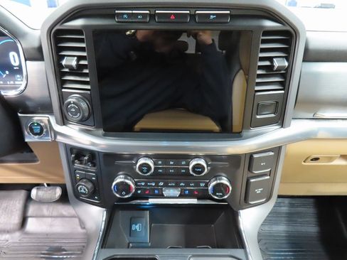 Used 2021 Ford F150 Lariat w/ Equipment Group 502A High image 13