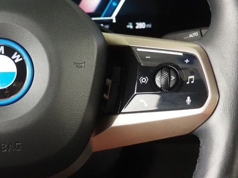 Used 2023 BMW iX xDrive50 w/ Ultimate Package 2 image 25