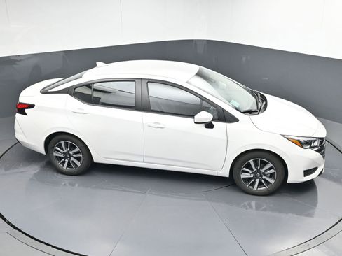Used 2025 Nissan Versa SV w/ Trunk Package FWD image 30