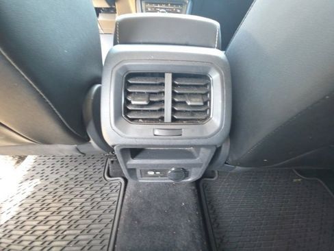 Used 2023 Volkswagen Tiguan SE image 24