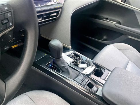 Used 2025 Toyota Camry LE w/ Convenience Package FWD image 16