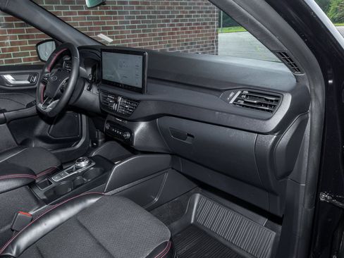 Used 2025 Ford Escape ST-Line w/ Tech Pack #1 FWD image 22