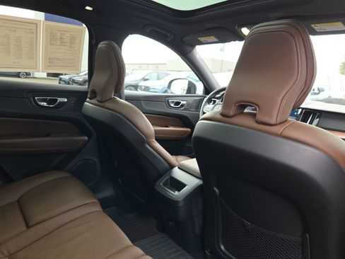 Certified 2023 Volvo XC60 B5 Plus w/ Protection Package Premier image 8