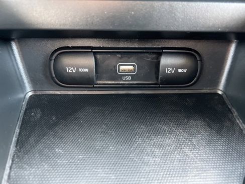 Used 2022 Kia Soul LX image 10