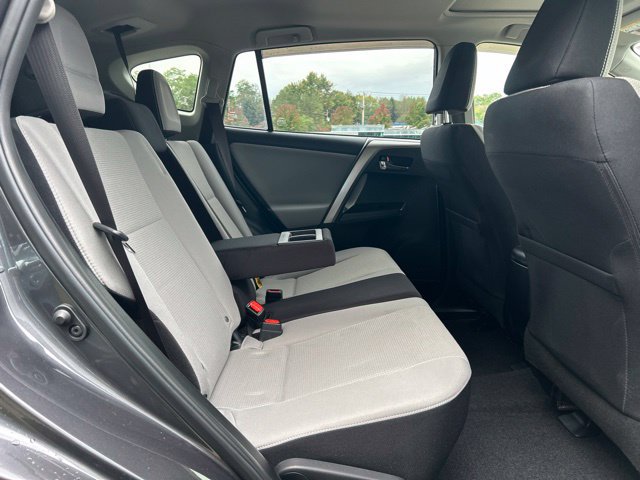 Used 2017 Toyota RAV4 XLE AWD/4WD image 41