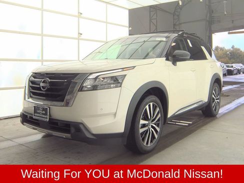 Used 2023 Nissan Pathfinder Platinum AWD/4WD image 1