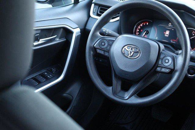 Used 2025 Toyota RAV4 XLE AWD/4WD image 24