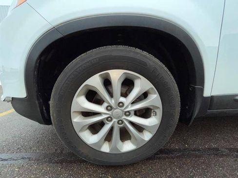 Used 2014 Kia Sorento EX w/ EX V6 Touring Package image 11