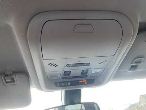 Used 2018 Chevrolet Equinox LT w/ Sun & Infotainment Package image 10