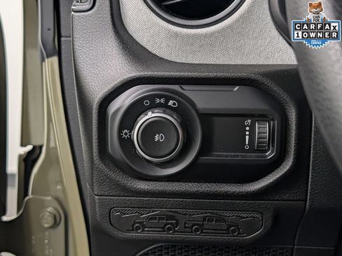 Used 2025 Jeep Wrangler Sport AWD/4WD image 27