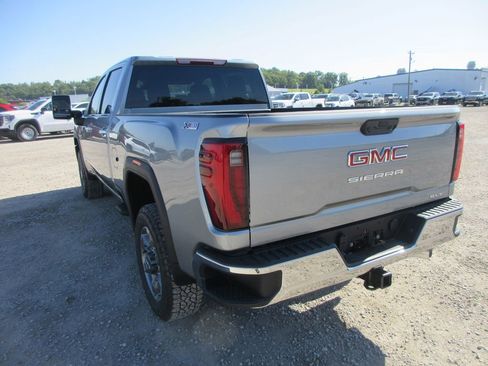 New 2026 GMC Sierra 3500 SLT AWD/4WD image 9