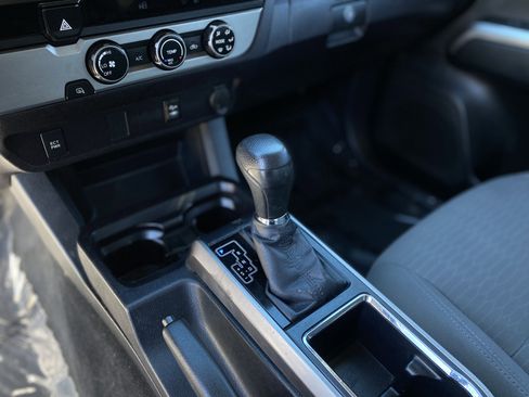 Used 2017 Toyota Tacoma TRD Sport RWD image 14