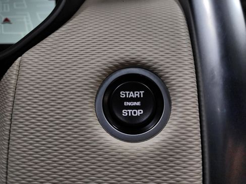 Used 2022 Land Rover Discovery S R-Dynamic image 47